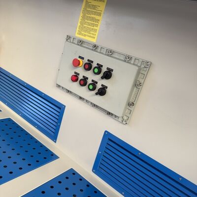 Tavola a discesa industriale con filtro a getto di impulso per la raccolta di polveri di saldatura e triturazione
